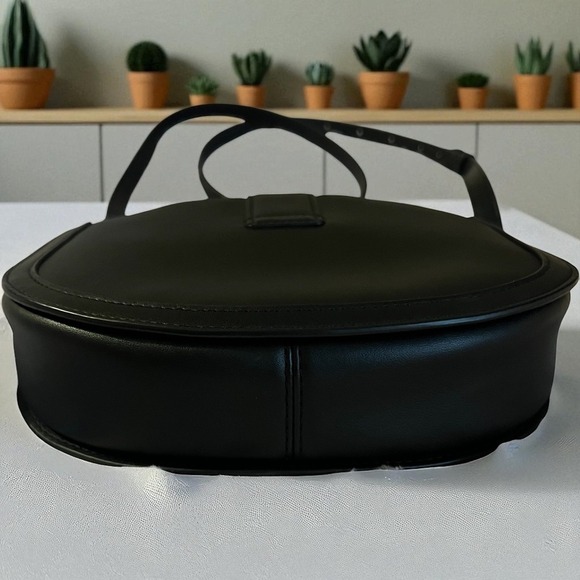 Michael Kors Gabby Small Hobo Crossbody Bag Black MK Logo Gold Hardware Purse - Picture 9 of 10